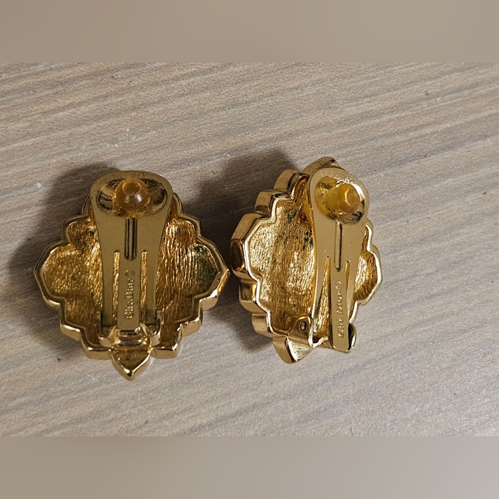 Christian Dior Vintage Oval Faux Pearl Rhinestone Gold Tone Clip On Earrings - Picture 3 of 9